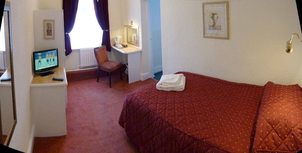 The Regal Hotel Blackpool Room photo