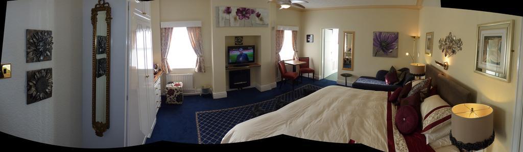 The Regal Hotel Blackpool Room photo